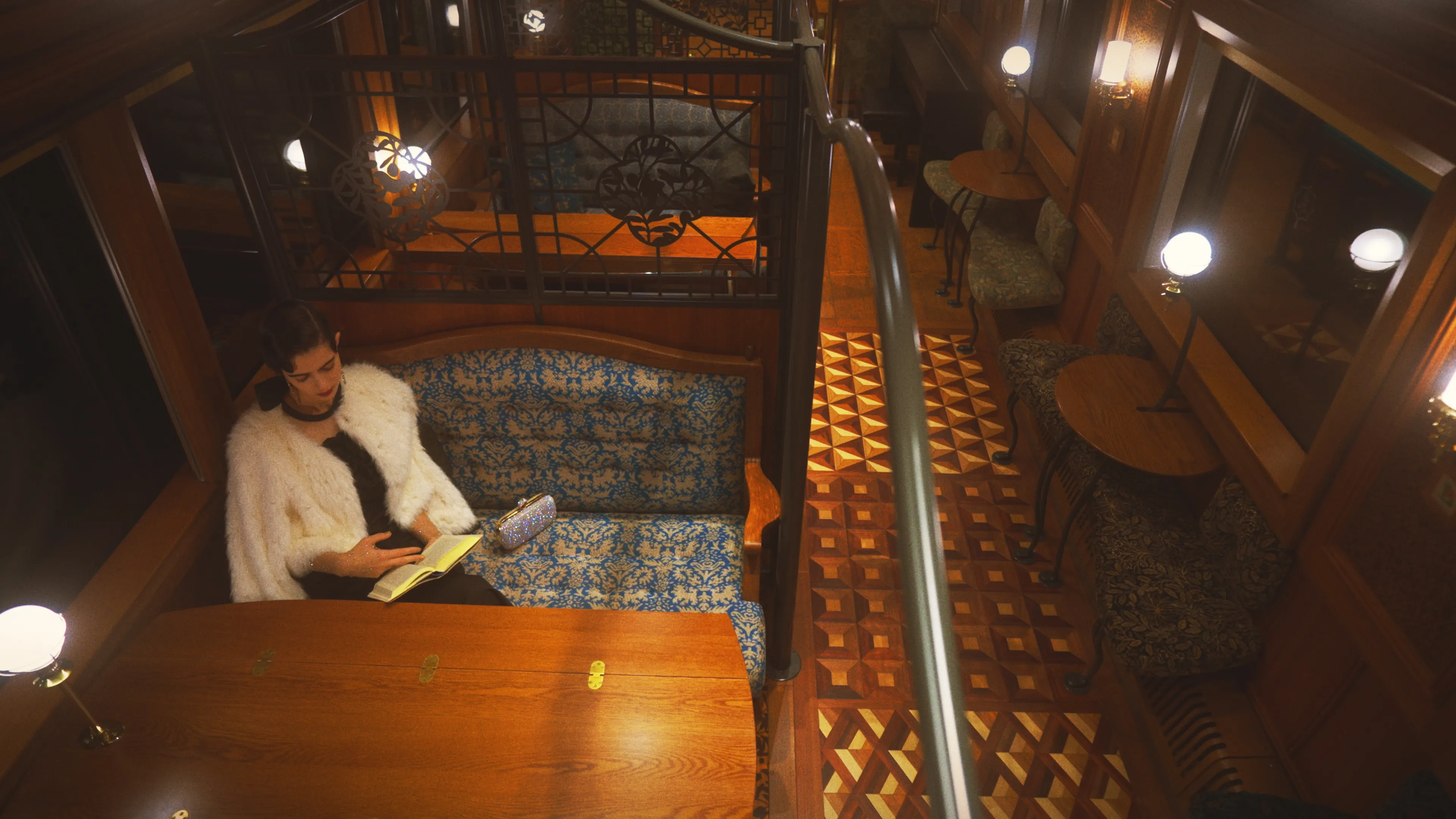 �륤�륨�֥ƥ��å��Υۥ�ǡ��ɥ쥹�ý��ᥤ��ӥ��奢�롣���饷����ʶ��֤ǽ�����ǥ뤬���ʤʥɥ쥹���������Ż���ͻ�